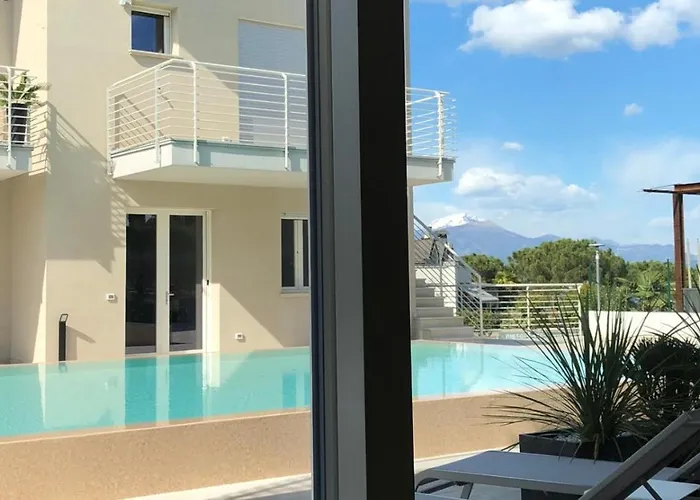*central Lakeside Apt*swimming Pool & Free Parking アパート